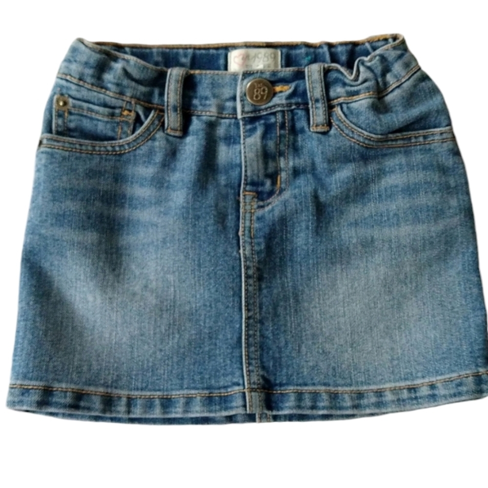2/$20 Classic Cut denim skirt size 5 - Picture 1 of 3